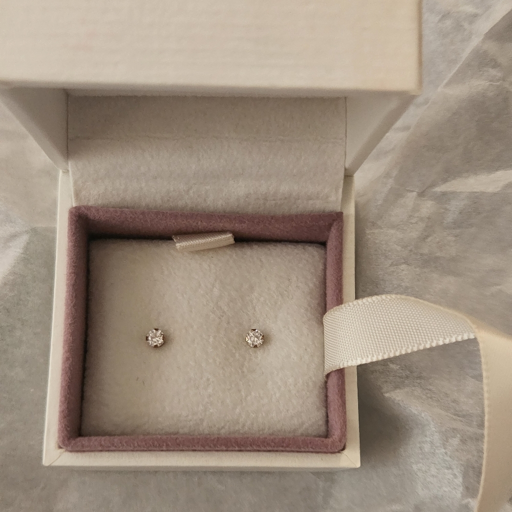 NWT 10kt Gold Childs Diamond Stud Earrings 3mm Lab Created